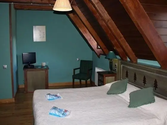 Üç Kişilik Oda