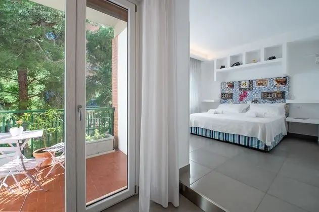 Junior Süit, Balkon (101)