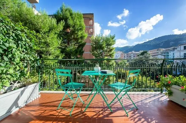 Junior Süit, Balkon (101)