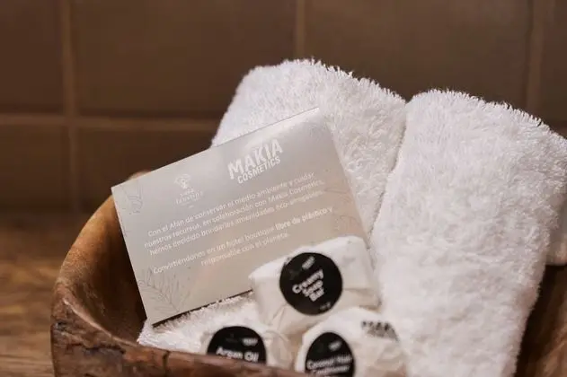 Büyük Yataklı Tek Kişilik Oda