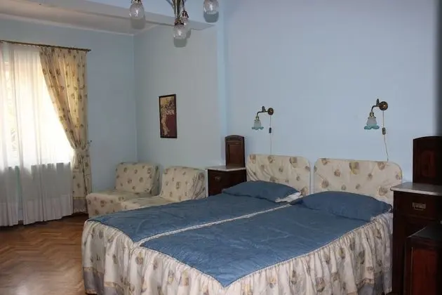 Tek Büyük Yataklı Oda