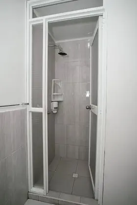 Üç Kişilik Oda