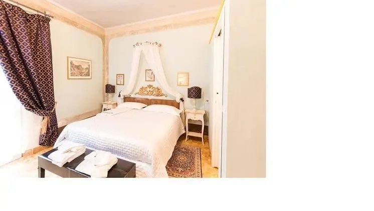 Tek Büyük Yataklı Oda, Balkon