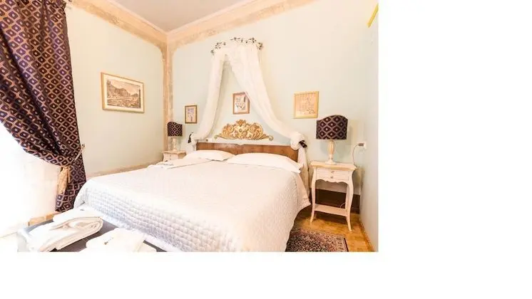 Tek Büyük Yataklı Oda, Balkon