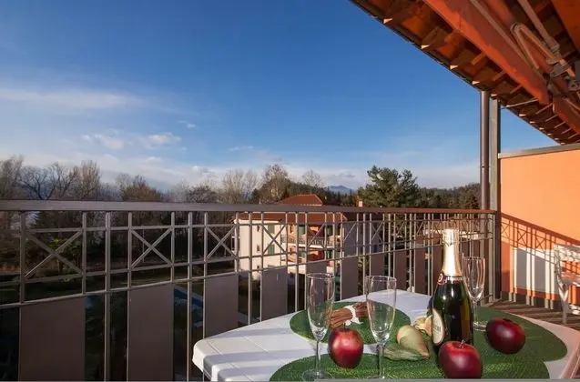 Family Apart Daire, 1 Çift Kişilik Yatak ve Çekyat, Bahçeli (Casa Fiorita Pool and Lake)