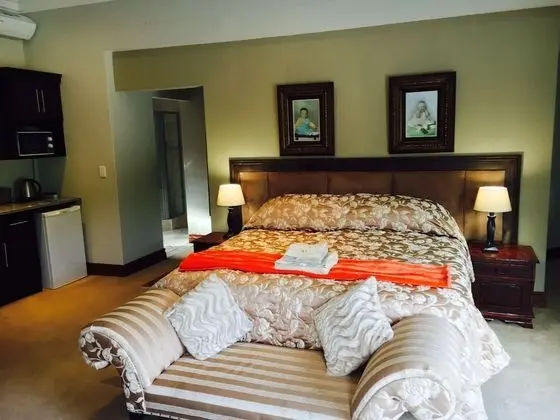 Royal En-suite 8