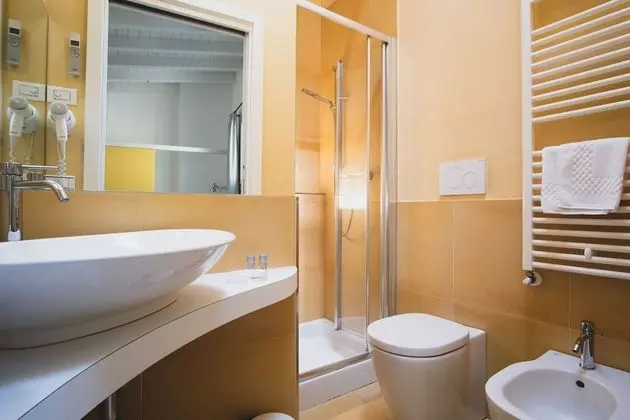 Standard Tek Büyük veya İki Ayrı Yataklı Oda