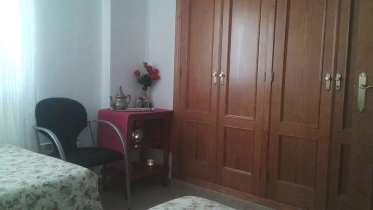 İki Ayrı Yataklı Oda, Ortak Banyo