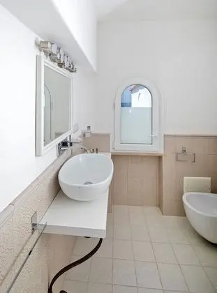 Standard Tek Büyük Yataklı Oda, Bahçe Manzaralı