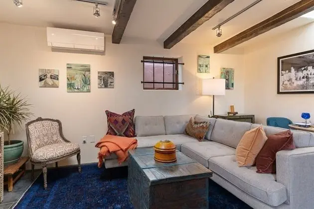 Ev (Casa Galeria - Luxury Rental with Hot)