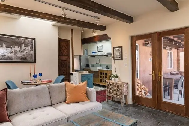 Ev (Casa Galeria - Luxury Rental with Hot)