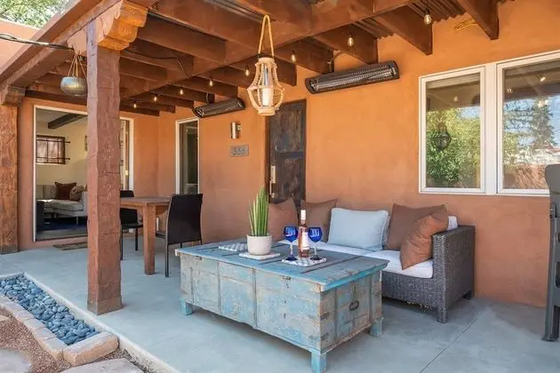 Ev (Casa Galeria - Luxury Rental with Hot)