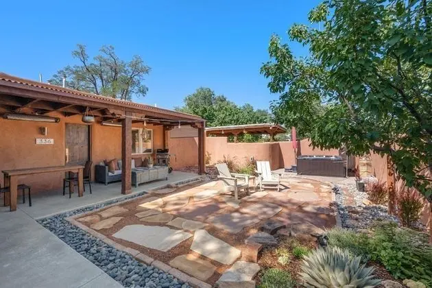 Ev (Casa Galeria - Luxury Rental with Hot)