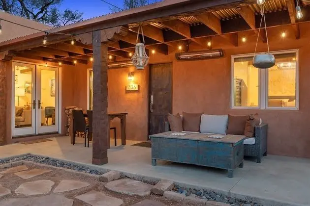 Ev (Casa Galeria - Luxury Rental with Hot)