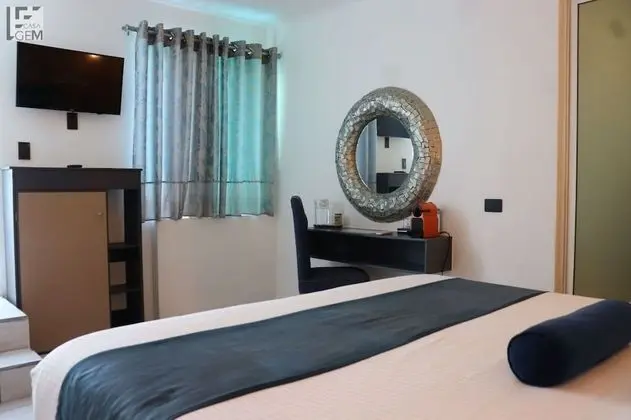 Luxury Oda, 1 En Büyük (King) Boy Yatak, Özel Banyo, Havuz Manzaralı