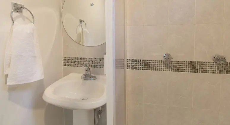 Luxury Oda, 1 En Büyük (King) Boy Yatak, Özel Banyo, Havuz Manzaralı
