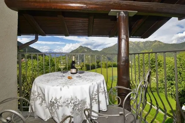 Standard Ev, Birden Çok Yatak, 2 Banyolu, Bahçeli (Casa Gerolamo)