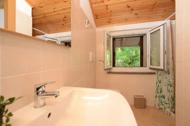 Standard Ev, Birden Çok Yatak, 2 Banyolu, Bahçeli (Casa Gerolamo)