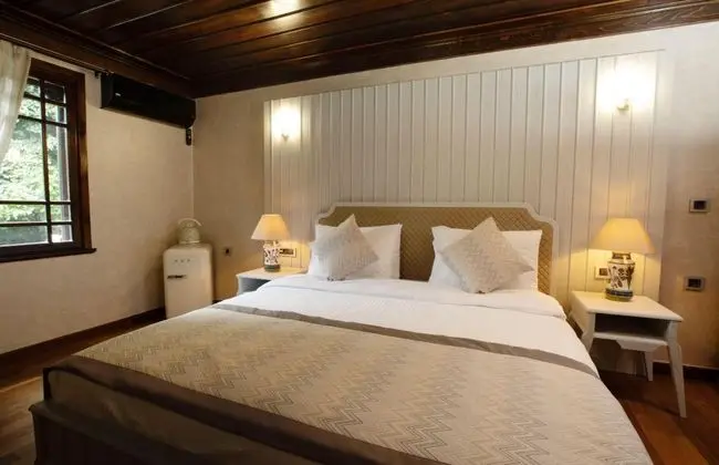 Superior Room with Queen Size Bed, Bahçe Manzaralı