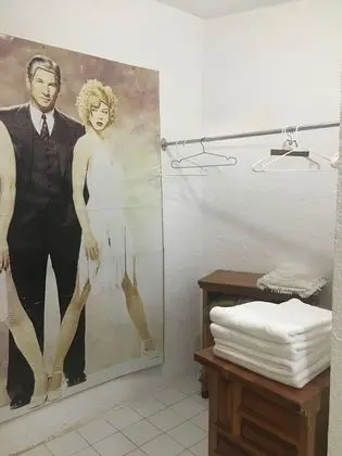 Tek Büyük Yataklı Oda, 2 Çift Kişilik Yatak