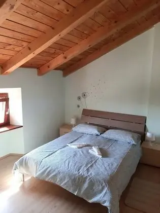 Ev (Three Bedroom Holiday Home with Garde)