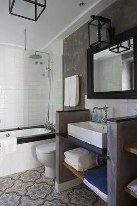 Comfort Tek Büyük Yataklı Oda