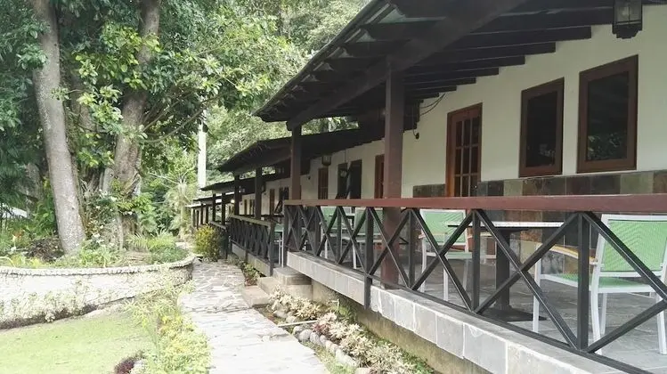 Büyük Yataklı Tek Kişilik Oda, Bahçeli