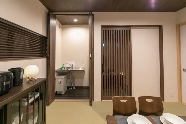 Ev (8 Guests, GN-1)