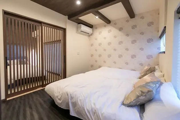 Ev (8 Guests, GN-1)
