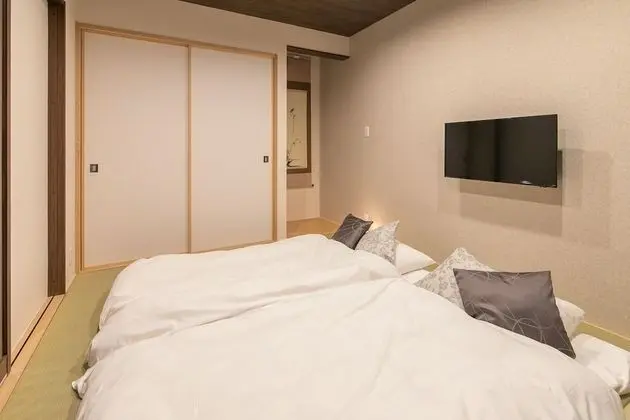 Ev (8 Guests, GN-1)