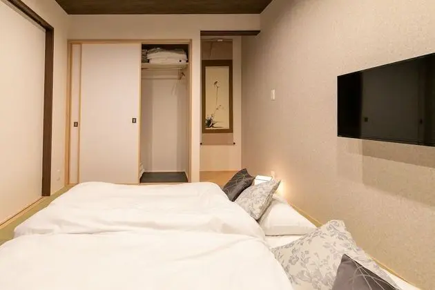 Ev (8 Guests, GN-1)