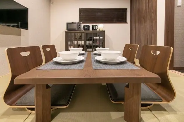 Ev (8 Guests, GN-1)