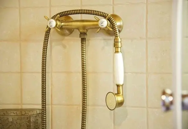 Tek Büyük Yataklı Oda, Balkon