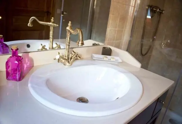 Tek Büyük Yataklı Oda, Dağ Manzaralı