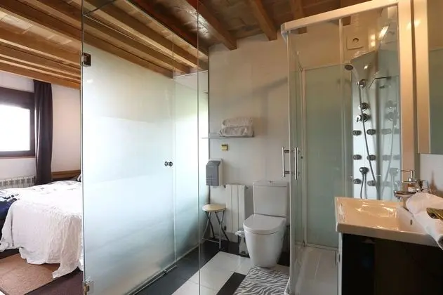 Tek Büyük veya İki Ayrı Yataklı Oda, 1 Çift Kişilik veya 2 Tek Kişilik Yatak (with spa access)