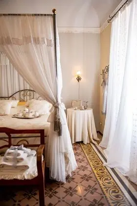 Royal Tek Büyük Yataklı Oda