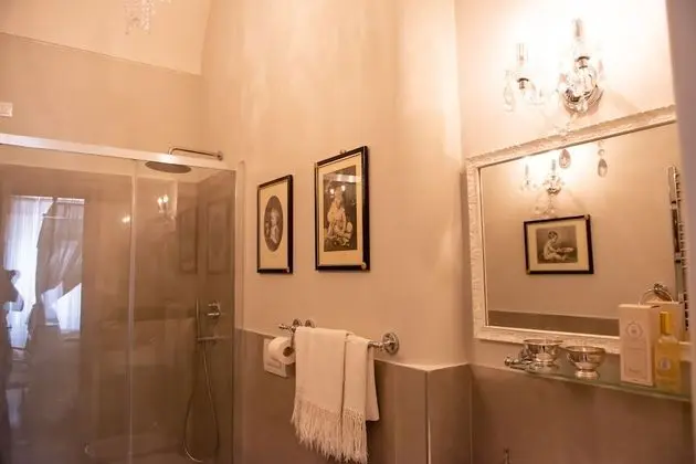 Royal Tek Büyük Yataklı Oda