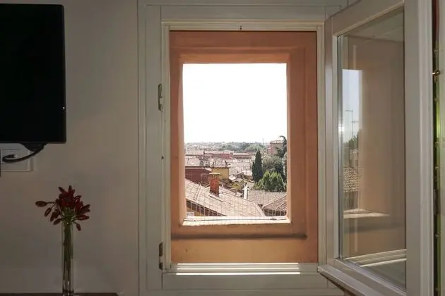 Üç Kişilik Oda, Şehir Manzaralı