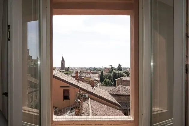 Üç Kişilik Oda, Şehir Manzaralı