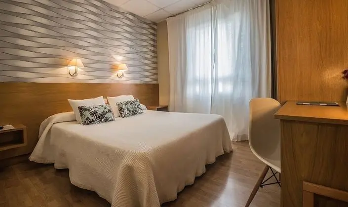 Tek Büyük Yataklı Oda, 1 Çift Kişilik veya 2 Tek Kişilik Yatak