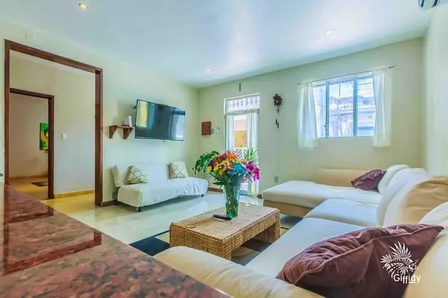 Ev