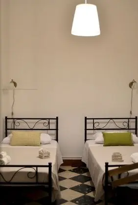 İki Ayrı Yataklı Oda, Ortak Banyo (Fichi d'India)