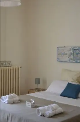 Tek Büyük Yataklı Oda, Ortak Banyo (Jasmine Scent)