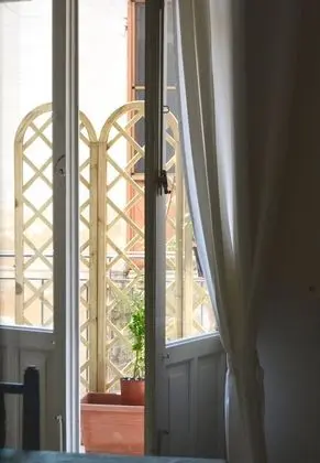 Tek Büyük Yataklı Oda, Ortak Banyo (Jasmine Scent)