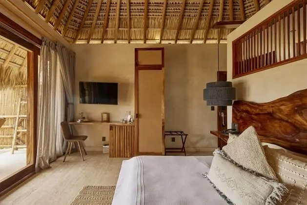 OCEAN FRONT SUITE