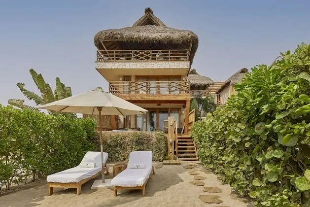 OCEAN FRONT SUITE WITH POOL