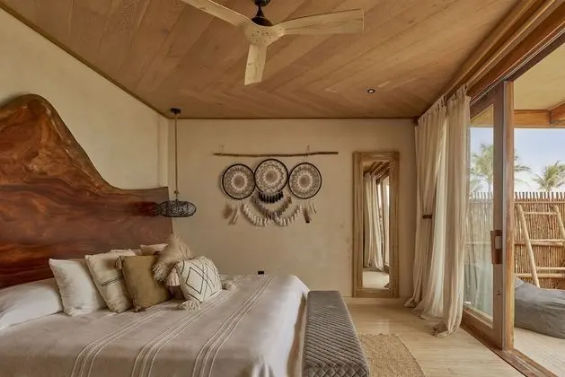 OCEAN FRONT SUITE WITH POOL