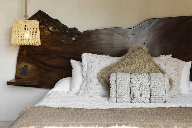 ONE BEDROOM OCEANFRONT SUITE