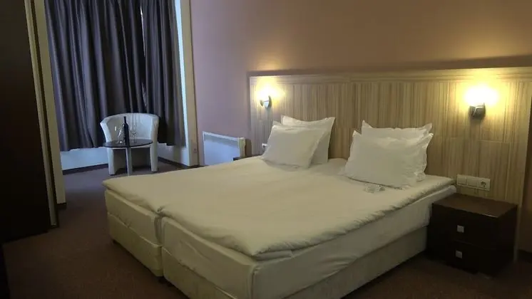 Standard Tek Büyük Yataklı Oda (Free Sauna, Steam Bath, Fitness)