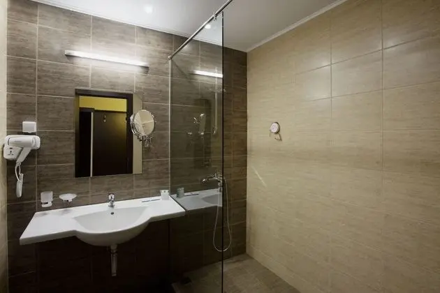 Standard Tek Büyük Yataklı Oda (Free Sauna, Steam Bath, Fitness)